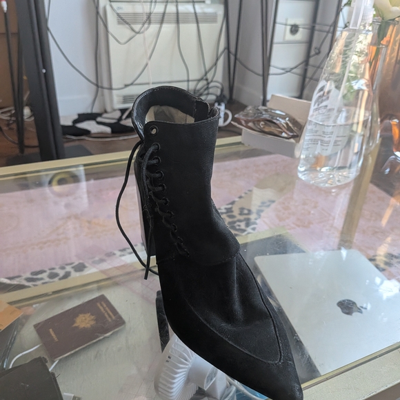SENSO Black Heeled Ankle Boots - Picture 3 of 4